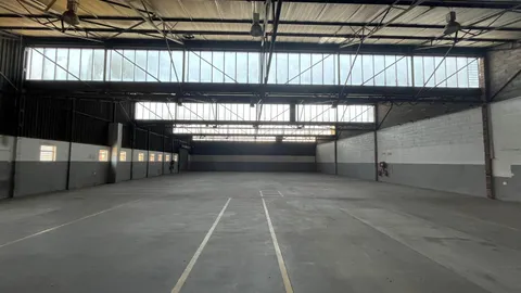 48 Steel Road, Spartan has a 3600m² Warehouse Available For sale and to let in Spartan (1)